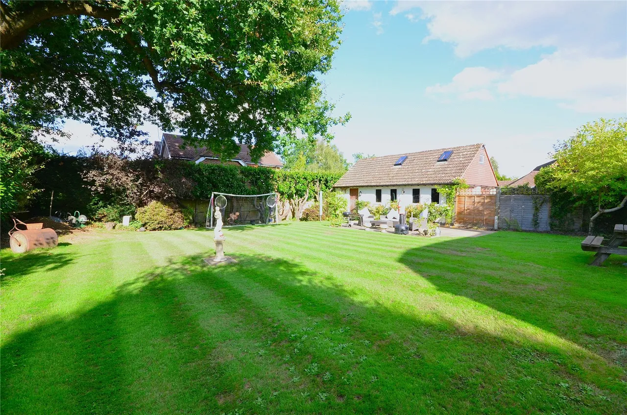 East Grinstead, RH19, photo 22