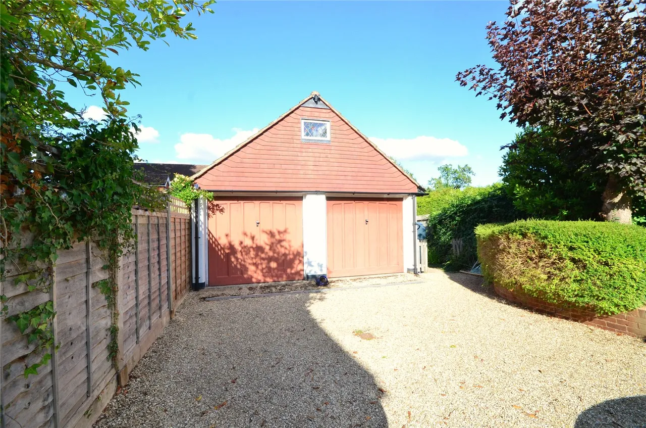 East Grinstead, RH19, photo 23