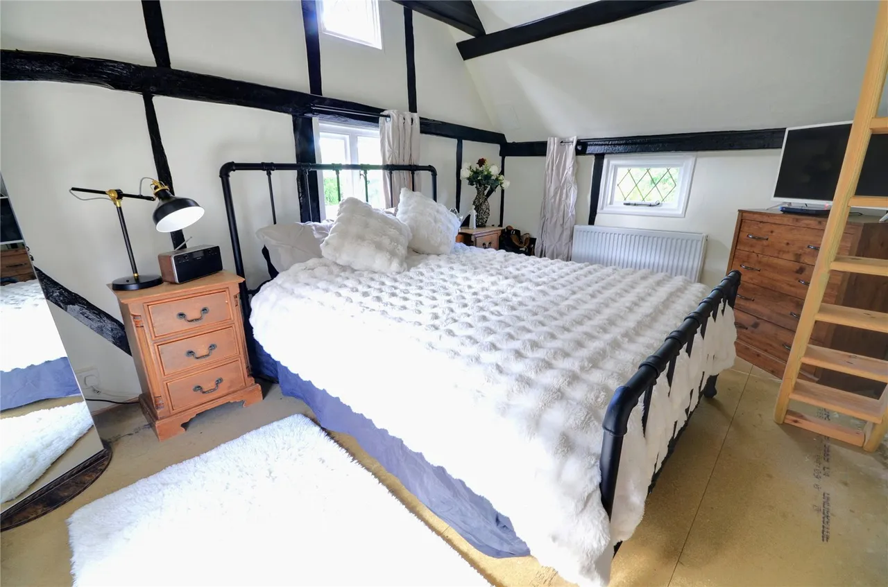 East Grinstead, RH19, photo 6