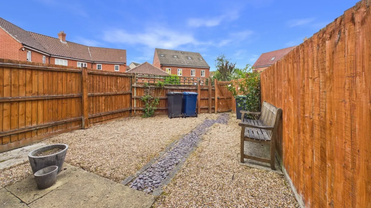 Juniper Road, Bury St Edmunds, IP32, photo 3
