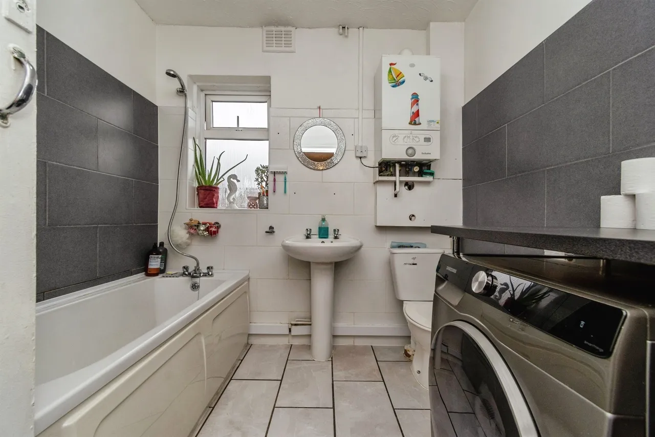 Bassett Road, Wednesbury, WS10, photo 5