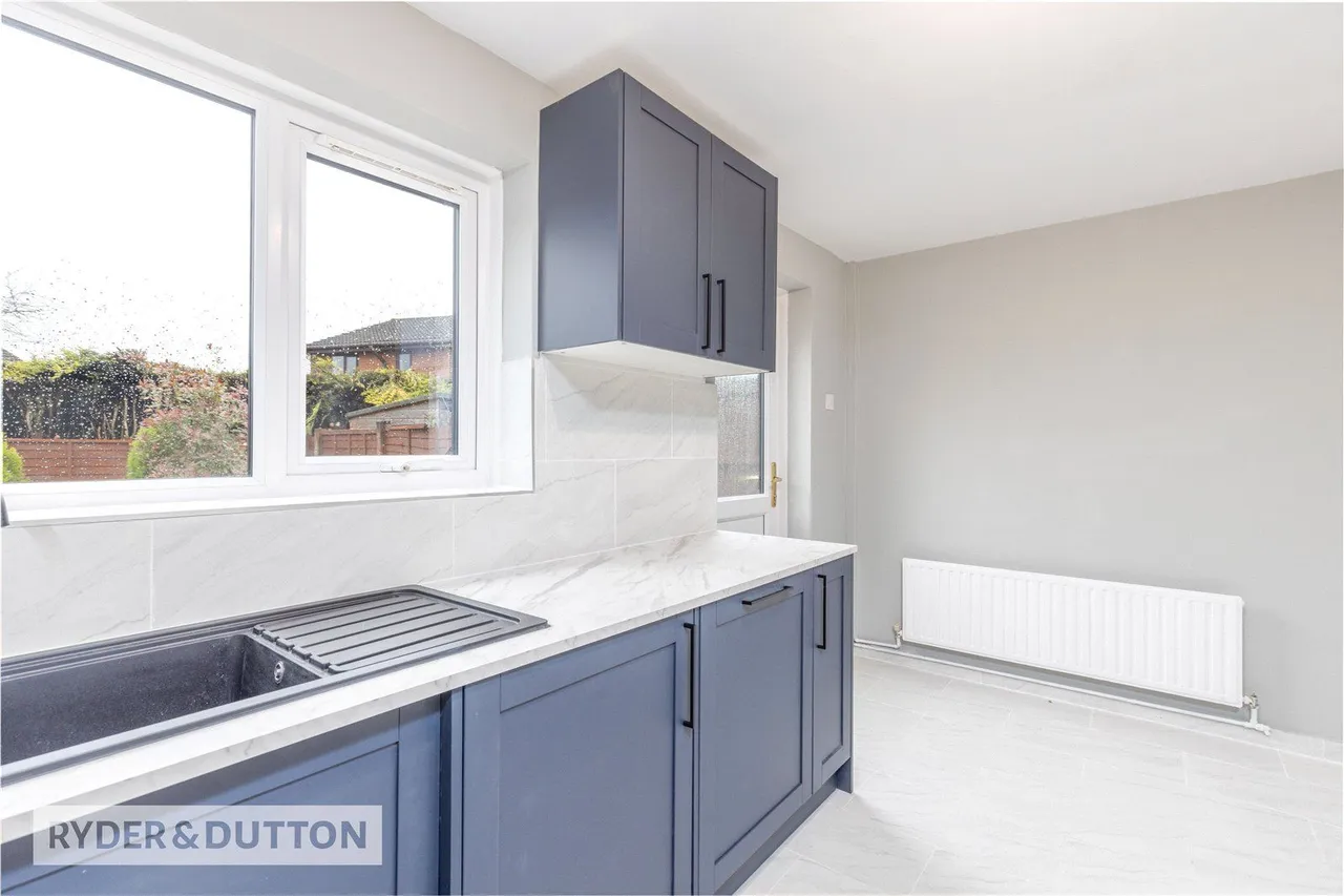 Wessex Park Close, Shaw, OL2, photo 5