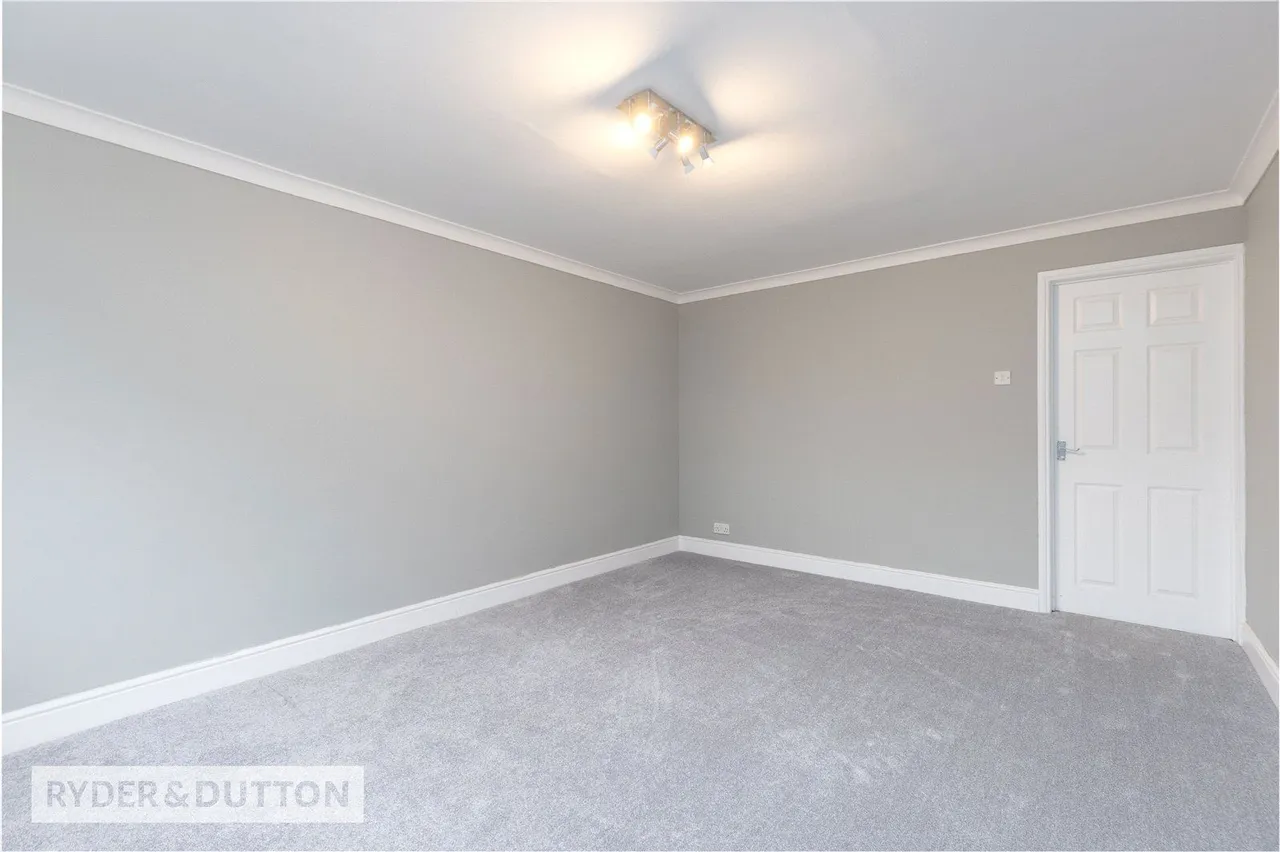 Wessex Park Close, Shaw, OL2, photo 7