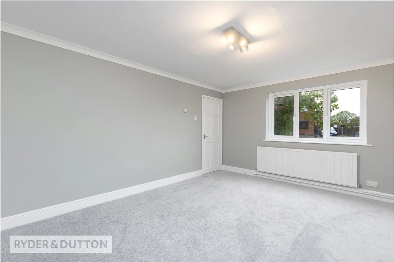Wessex Park Close, Shaw, OL2, photo 6