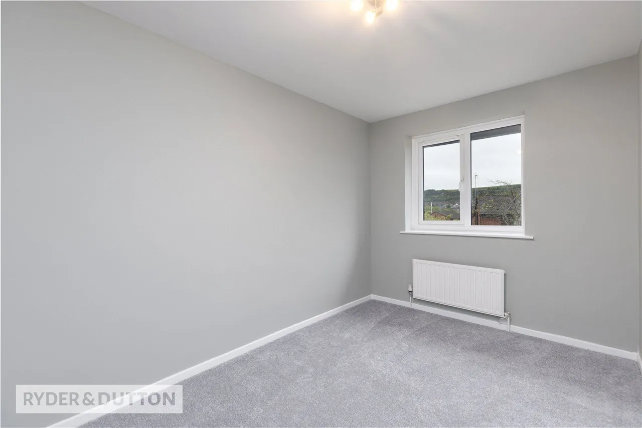 Wessex Park Close, Shaw, OL2, photo 8
