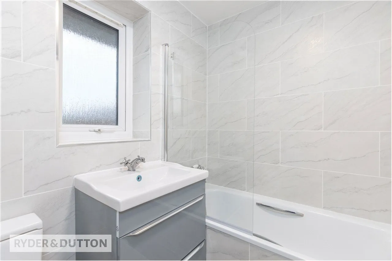Wessex Park Close, Shaw, OL2, photo 12