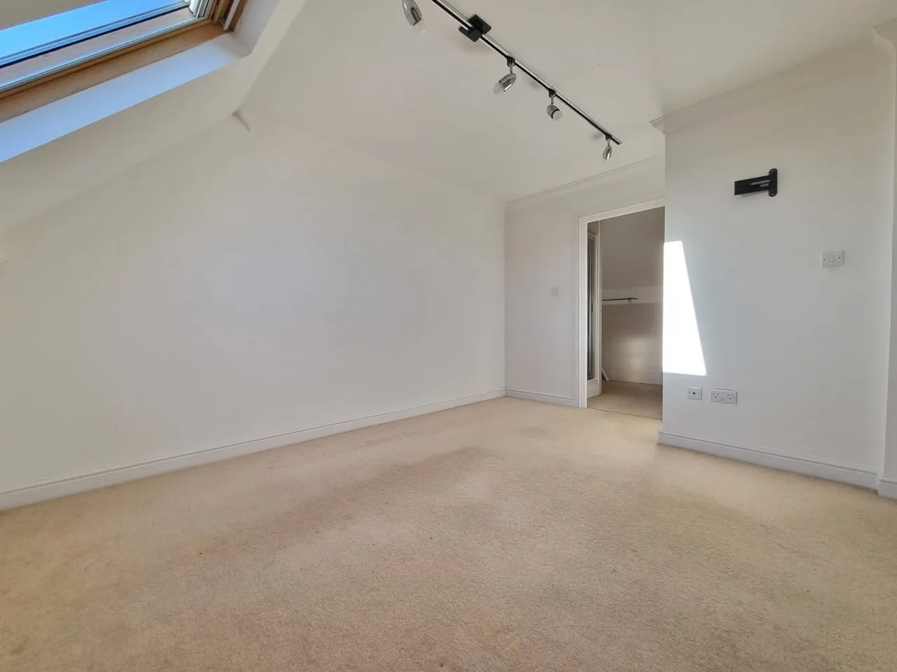Huntingdon Wing, Kingsley Avenue, Fairfield Hall, Stotfold, SG5, photo 9