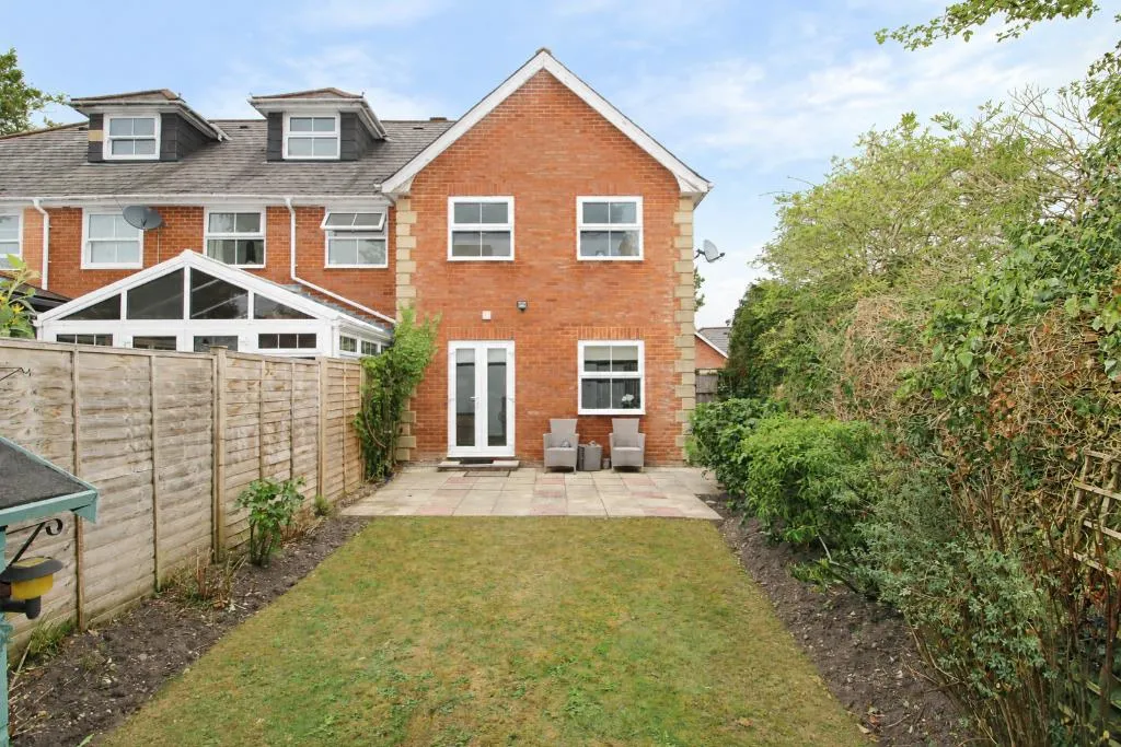 Bedford Close, Woking, GU21, photo 14