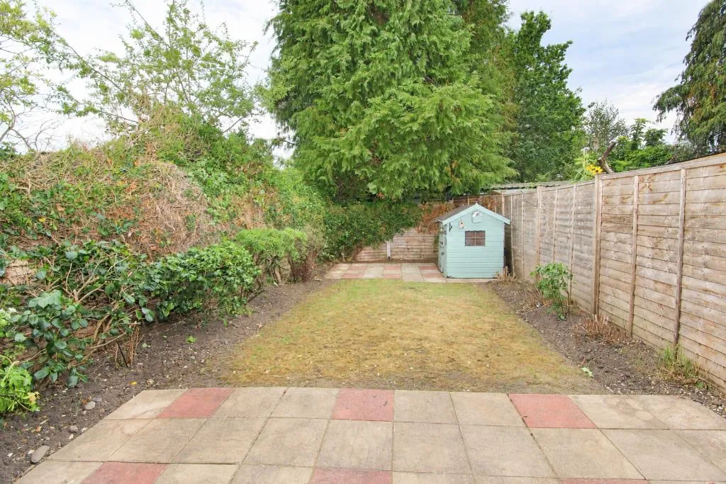 Bedford Close, Woking, GU21, photo 13