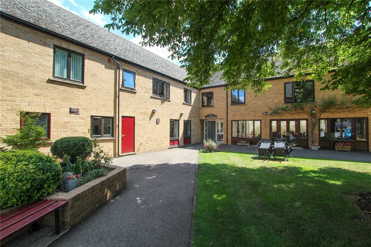 2 bed flat for sale — Windmill Lane, Histon, Cambridge