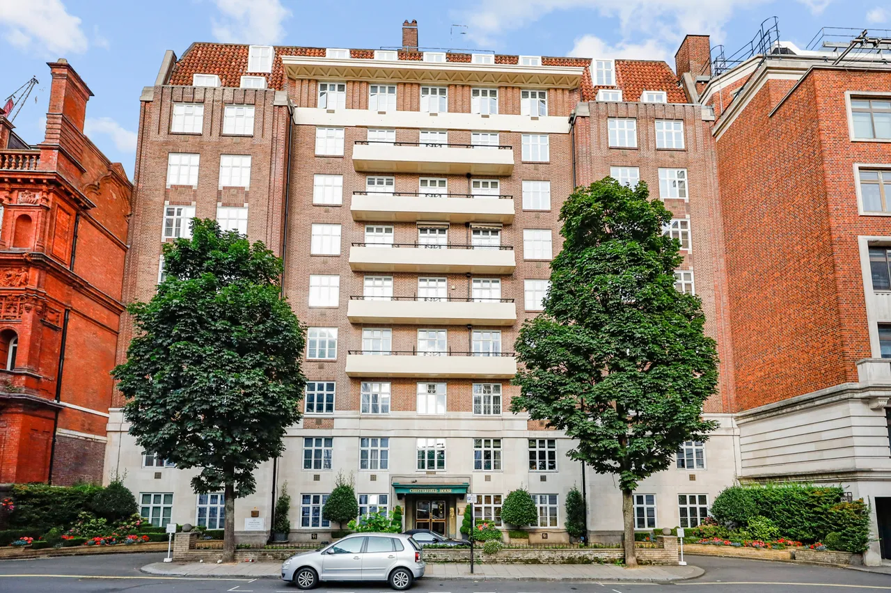 3 bed flat to rent, Chesterfield House, South Audley, W1K