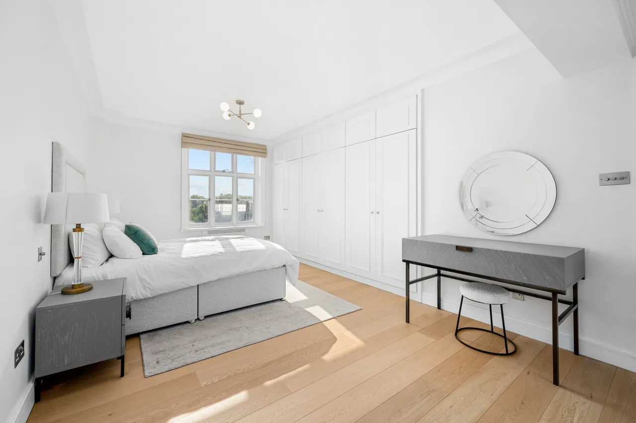 Chesterfield House, South Audley, W1K, photo 10