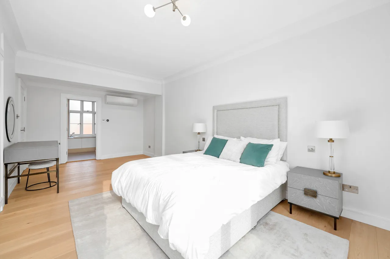 Chesterfield House, South Audley, W1K, photo 9