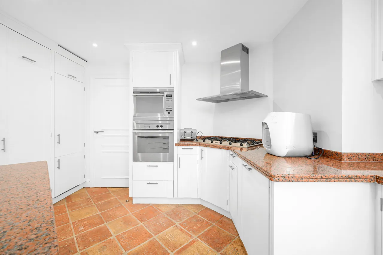 Chesterfield House, South Audley, W1K, photo 7