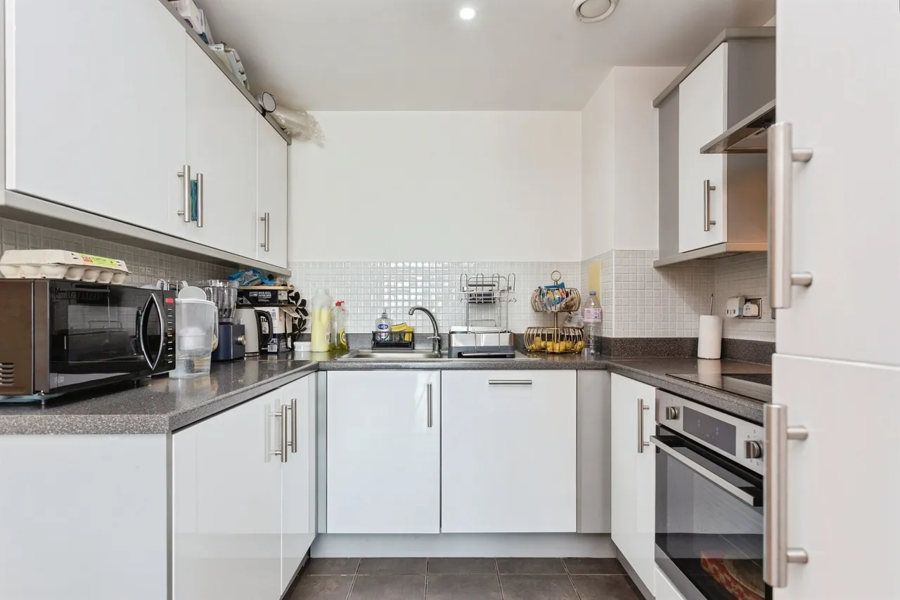 Wilmington Close, WD18, photo 4