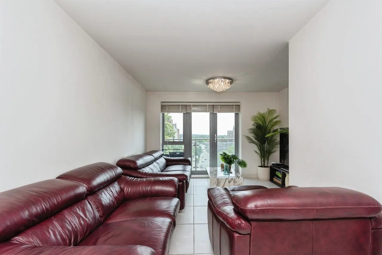 Wilmington Close, WD18, photo 3