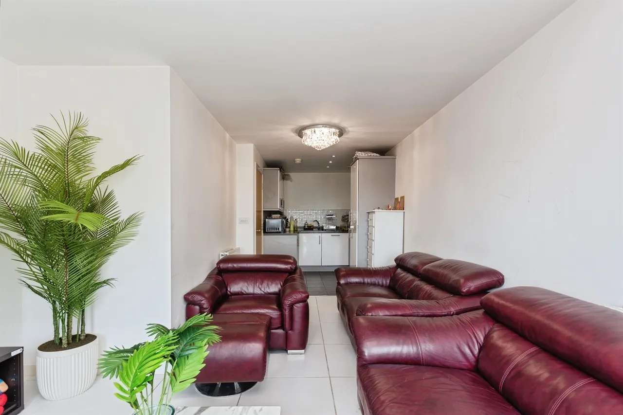 Wilmington Close, WD18, photo 2