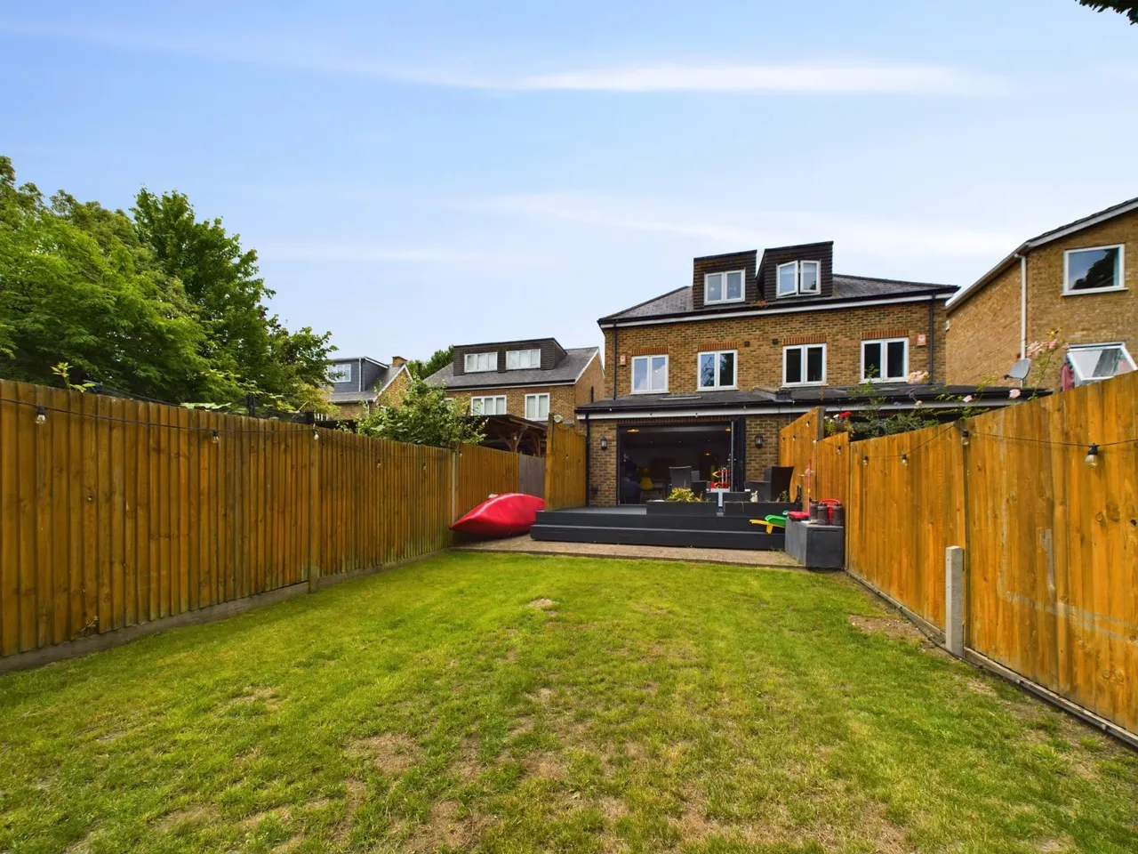 Staines-upon-Thames, Surrey, photo 19