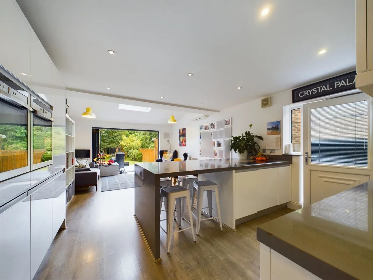 Staines-upon-Thames, Surrey, photo 15