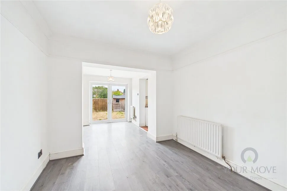 Windsor Crescent, Duston, Northampton, NN5, photo 4
