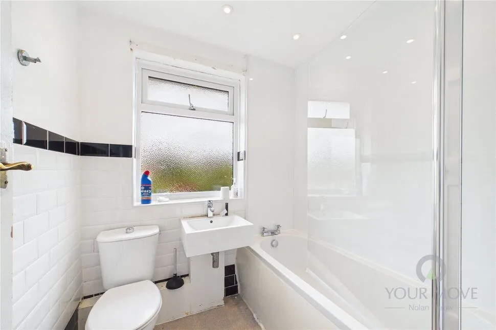Windsor Crescent, Duston, Northampton, NN5, photo 10