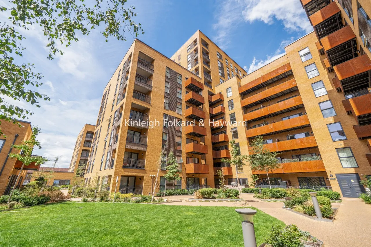 East Acton Lane, Acton, W3, photo 9