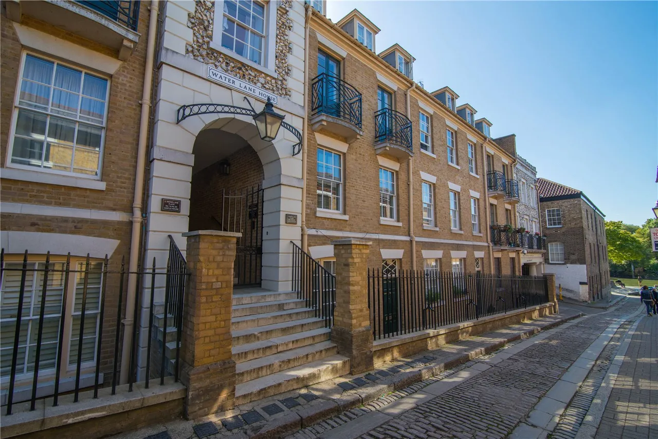 1 bed flat for sale — Water Lane House, 5 Water Lane, TW9