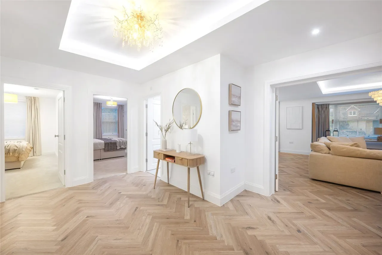 Shalford Lodge, 157 Kingston Hill, Kingston-Upon-Thames, London, KT2, photo 6