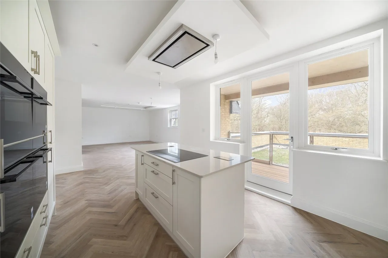 Shalford Lodge, 157 Kingston Hill, Kingston-Upon-Thames, London, KT2, photo 4