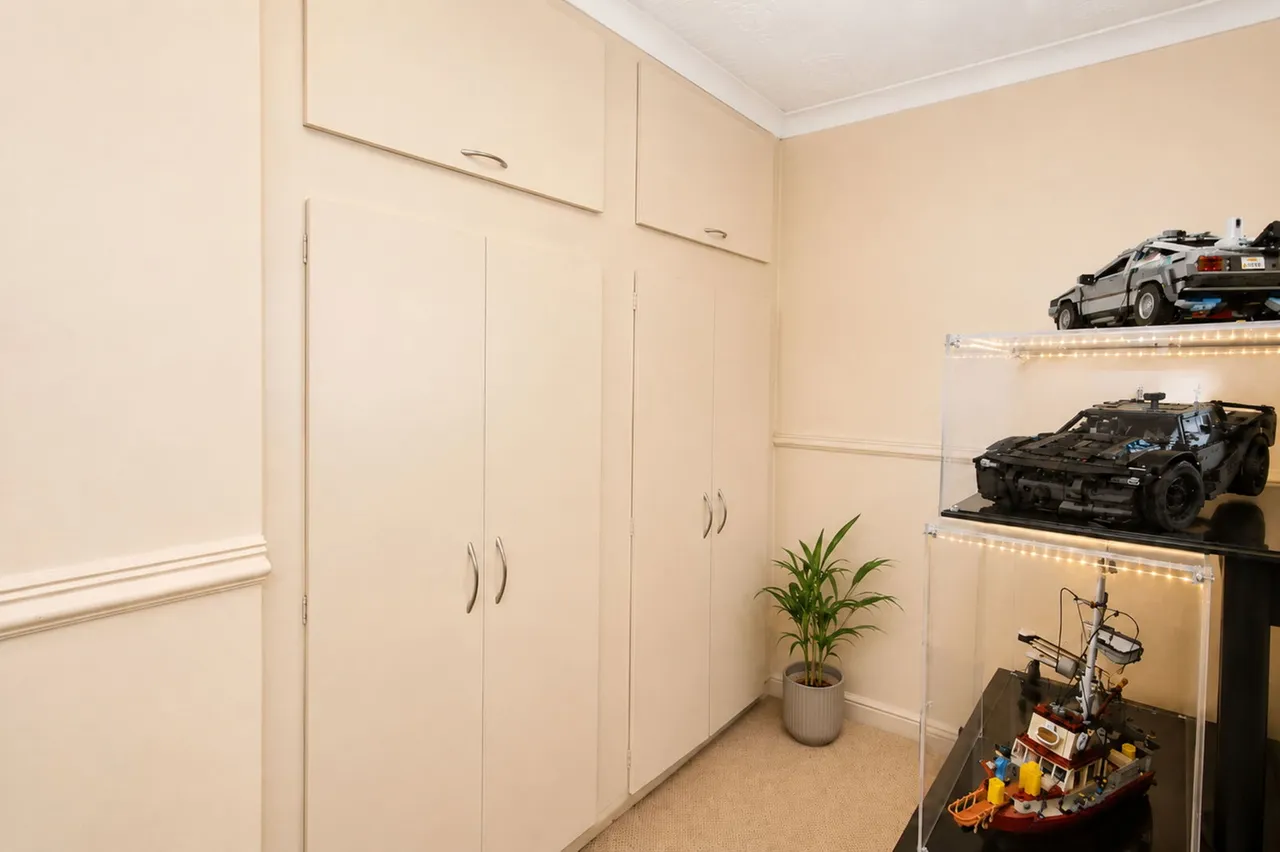 Cumberland Close, Kingswinford, DY6, photo 26