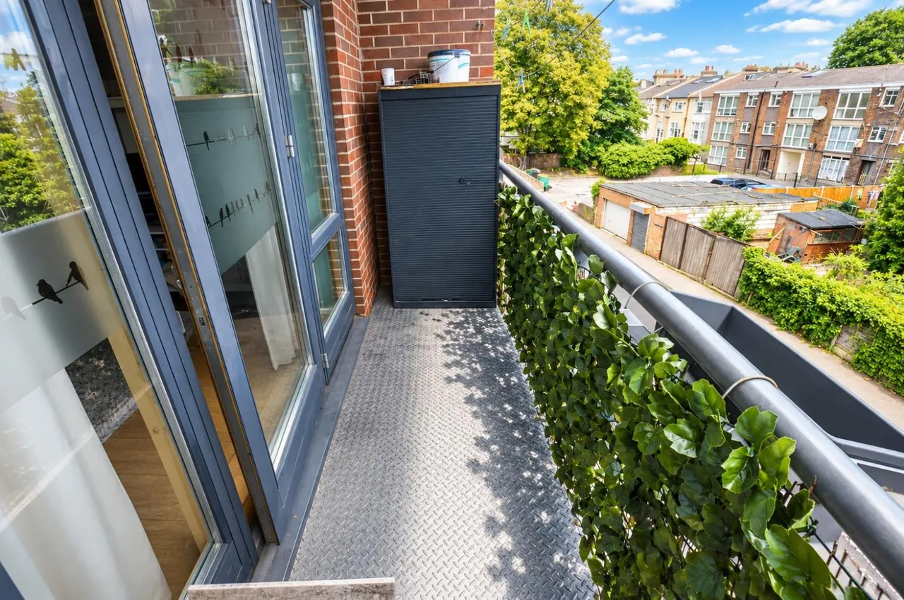 Quiberon Court, Chadd Green, Plaistow, London, E13 0NJ, photo 5