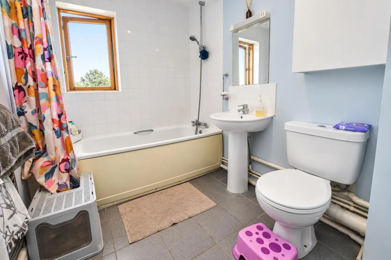 Quiberon Court, Chadd Green, Plaistow, London, E13 0NJ, photo 7