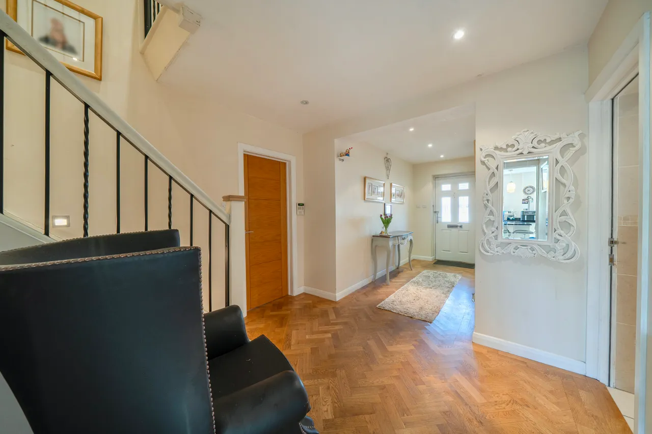 Broadwood Avenue, Ruislip, HA4, photo 2