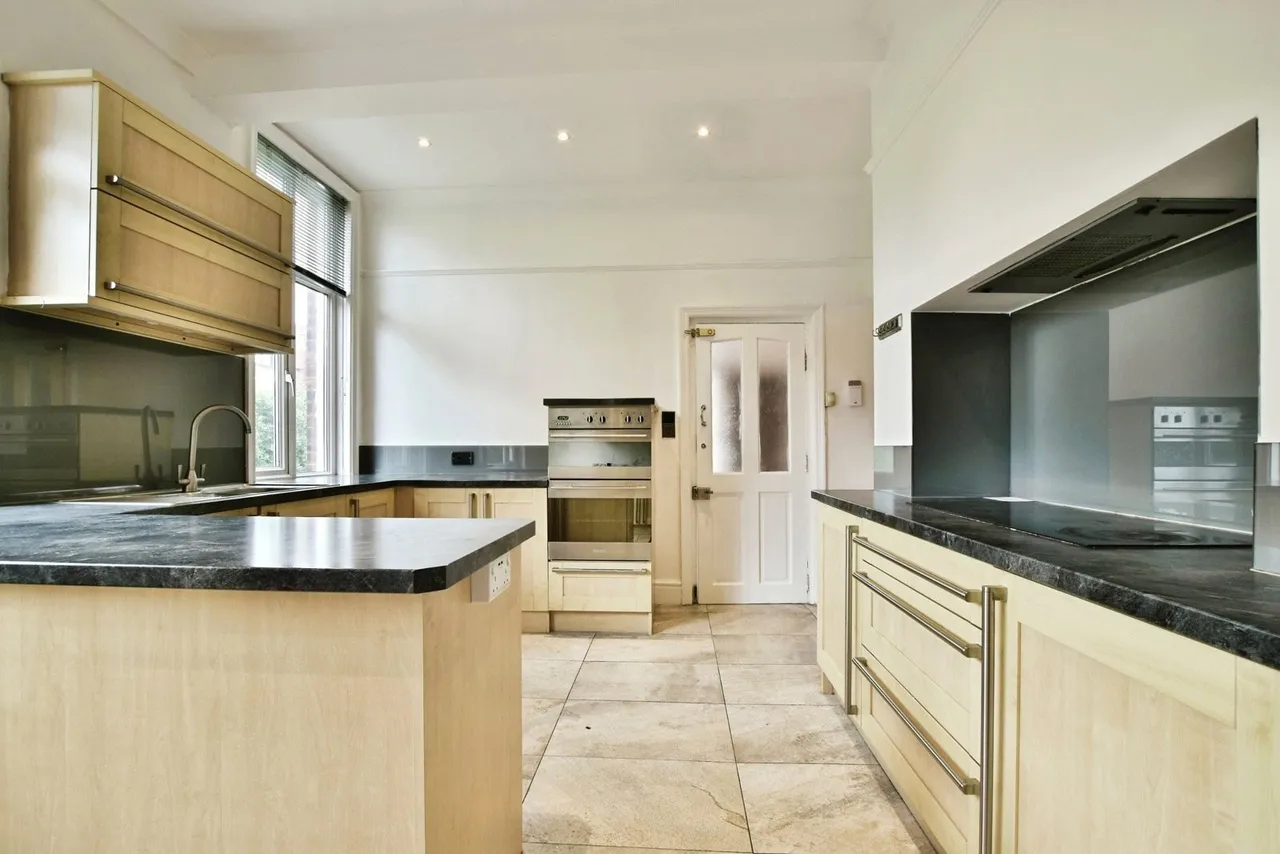 Park Road, Timperley, Altrincham, WA14, photo 4
