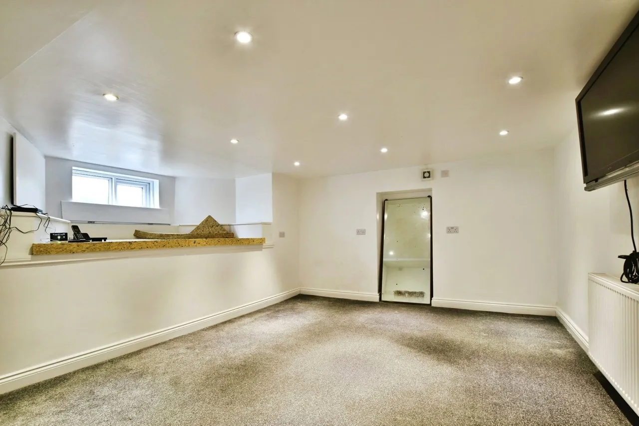 Park Road, Timperley, Altrincham, WA14, photo 18