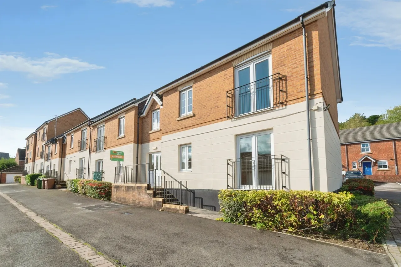 1 bed flat for sale, Heron Drive, Hengoed, CF82