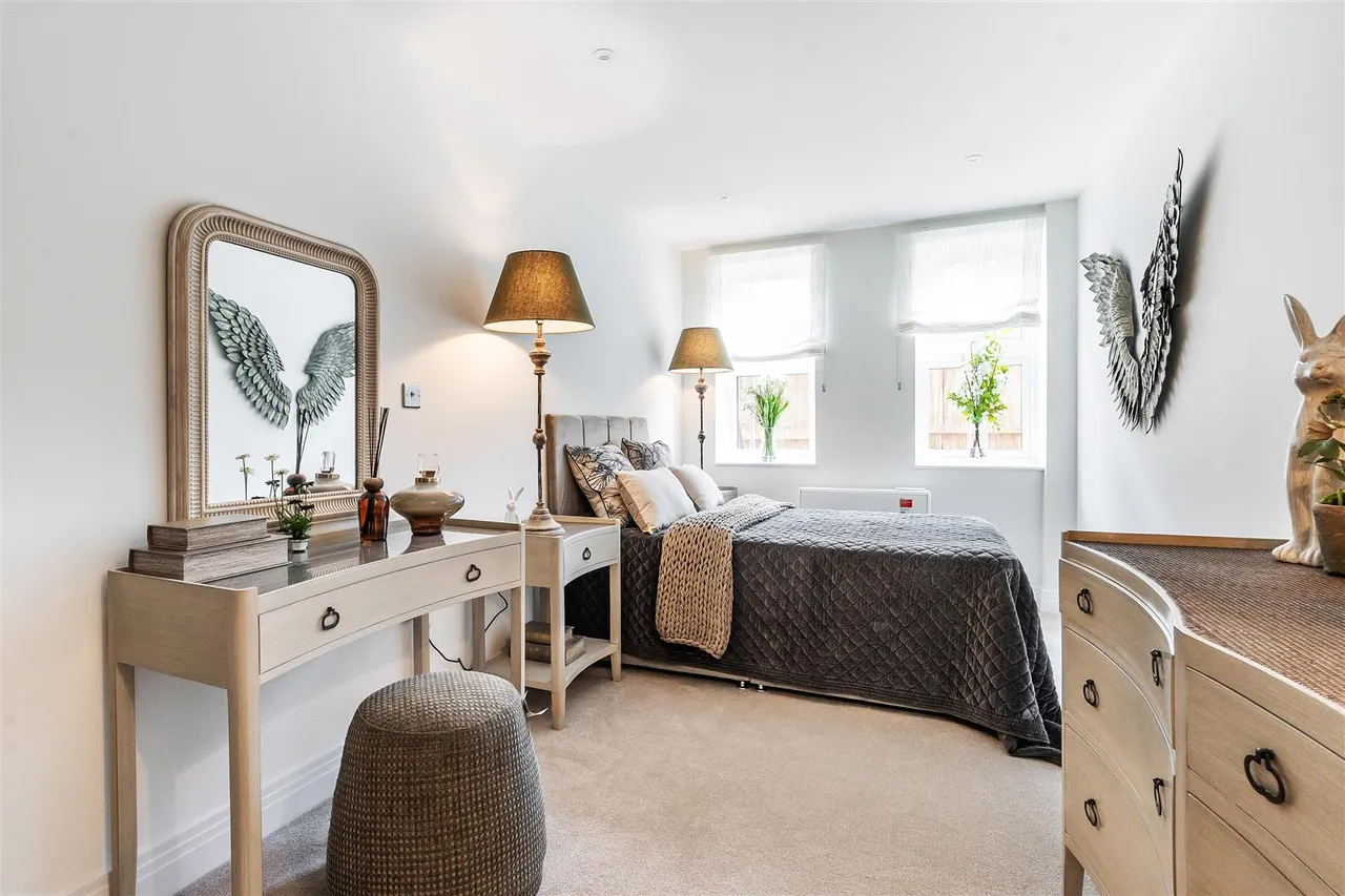 Church Street, Dorking, RH4, photo 6