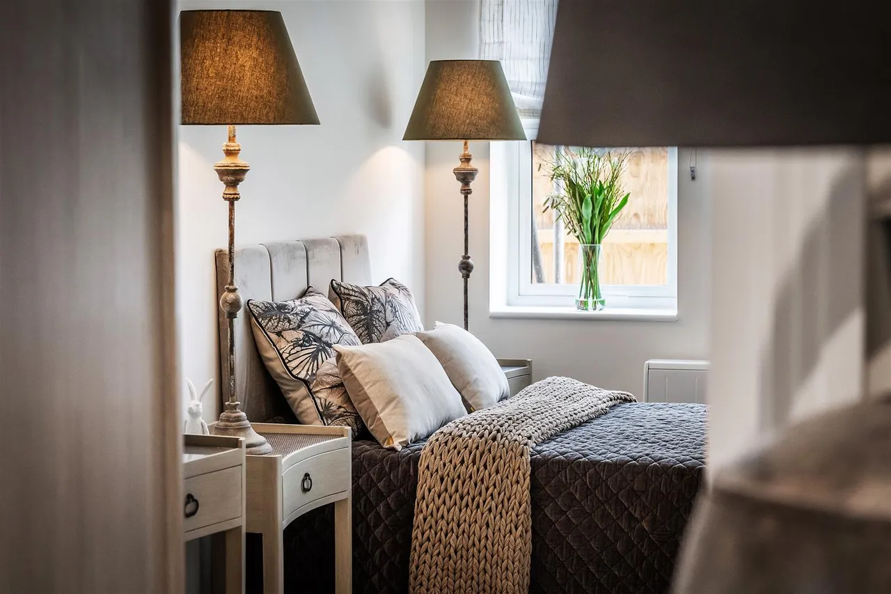 Church Street, Dorking, RH4, photo 8