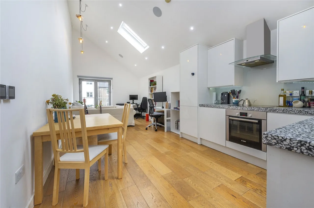 Mile End Road, London, E1, photo 15
