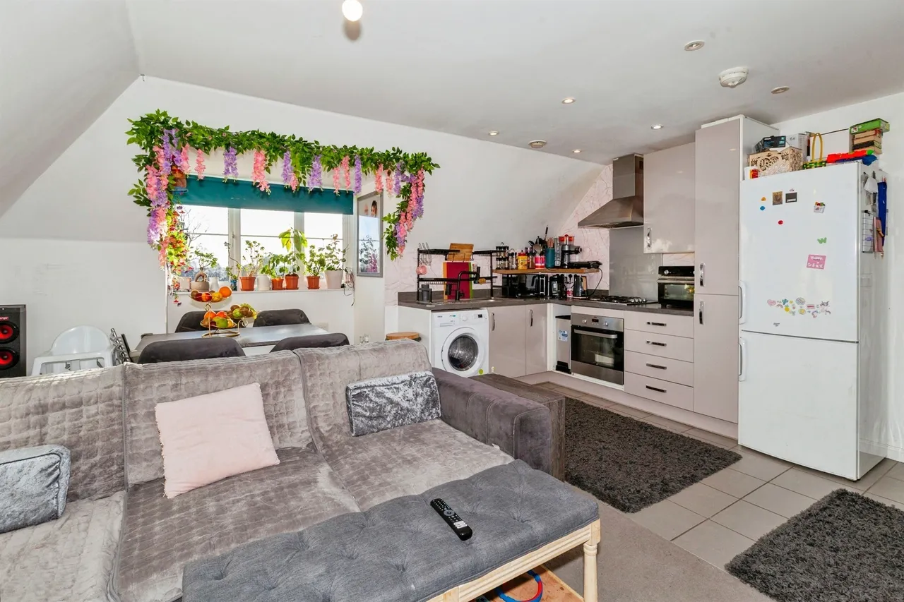 Kenyon Way, Slough, SL3, photo 11
