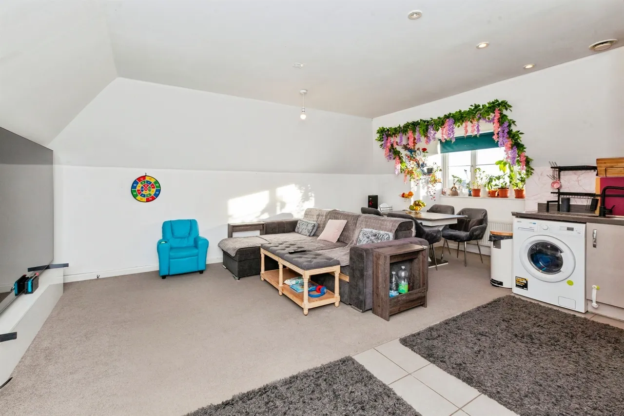 Kenyon Way, Slough, SL3, photo 13