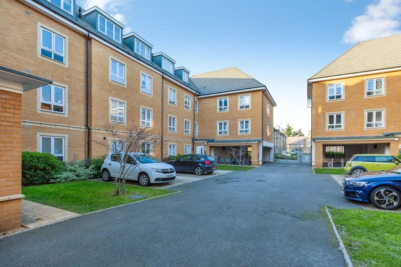 Kenyon Way, Slough, SL3, photo 18