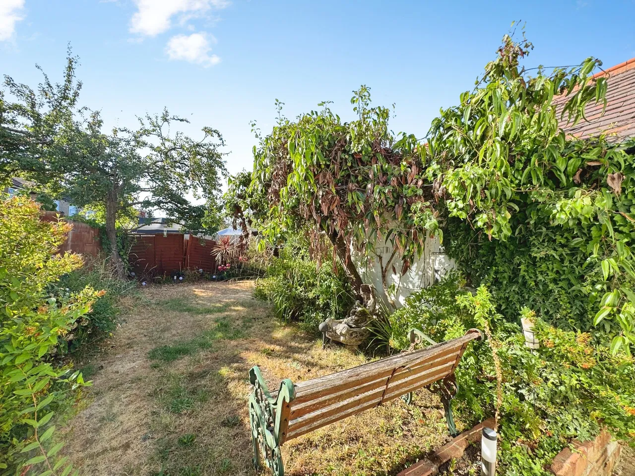 Camrose Avenue, Edgware, HA8, photo 5