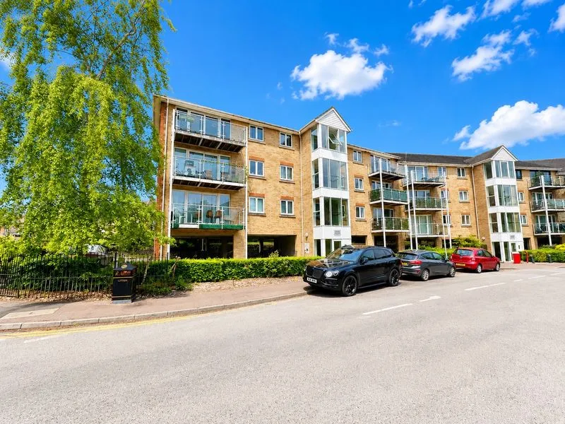 2 bed flat for sale — Foxglove Way, Luton LU3 1EA