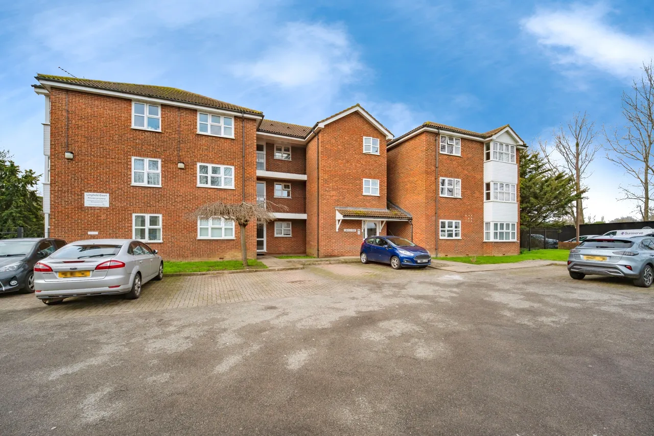 Horse Shoe Crescent, Northolt, UB5, photo 15