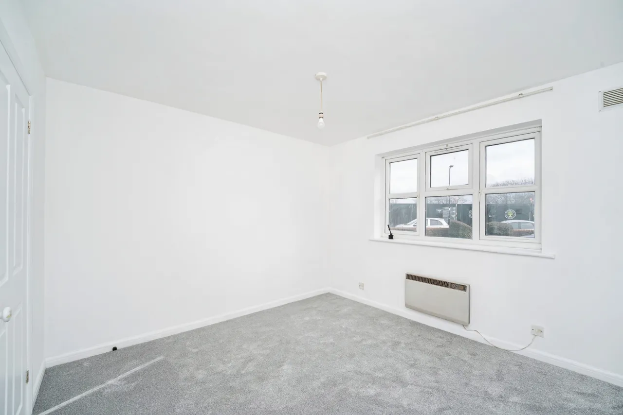 Horse Shoe Crescent, Northolt, UB5, photo 11
