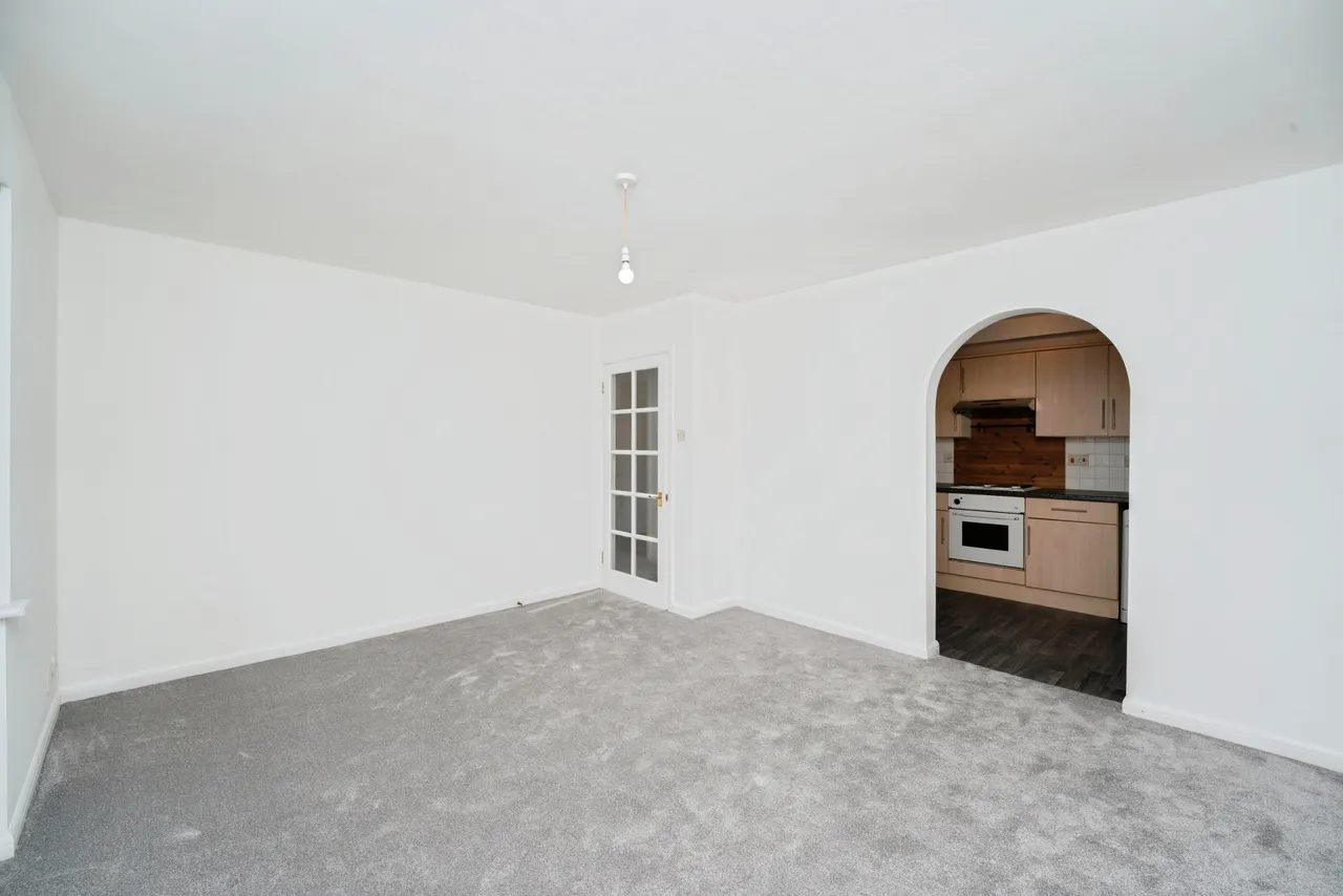 Horse Shoe Crescent, Northolt, UB5, photo 5