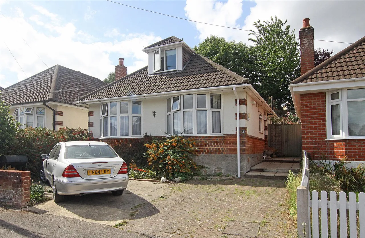3 bed house for sale — Minterne Road, Bournemouth