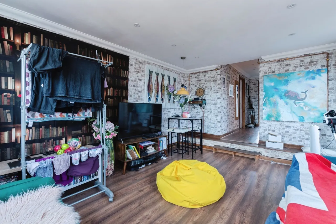 2 bed flat for sale — Wimborne Road, Bournemouth