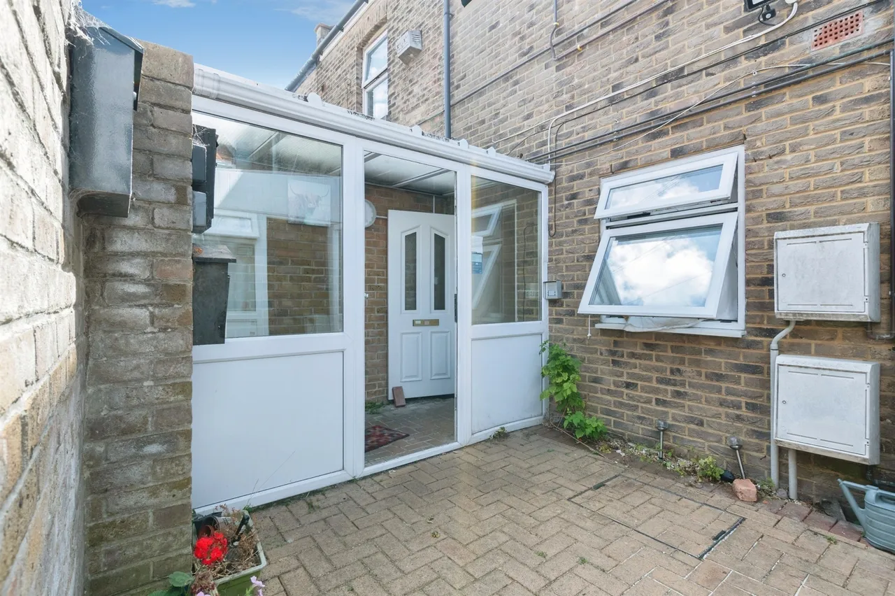 Wimborne Road, Bournemouth, photo 10